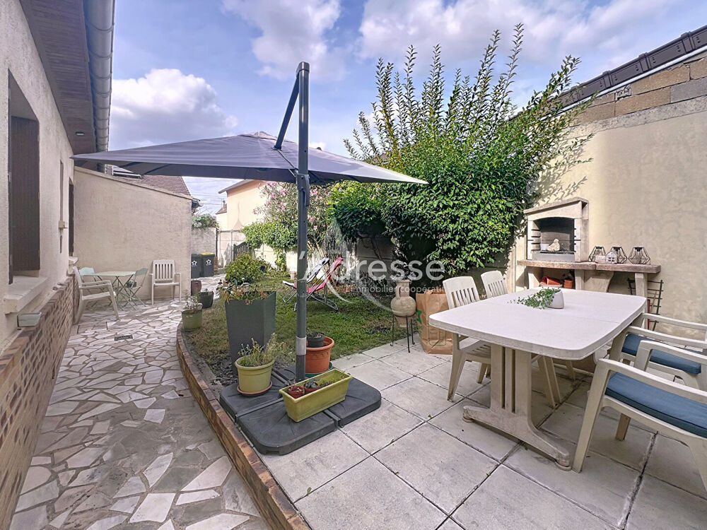 Vente Maison Maison Le Blanc Mesnil 4 pièce(s) 100 m2 utile. Le blanc mesnil