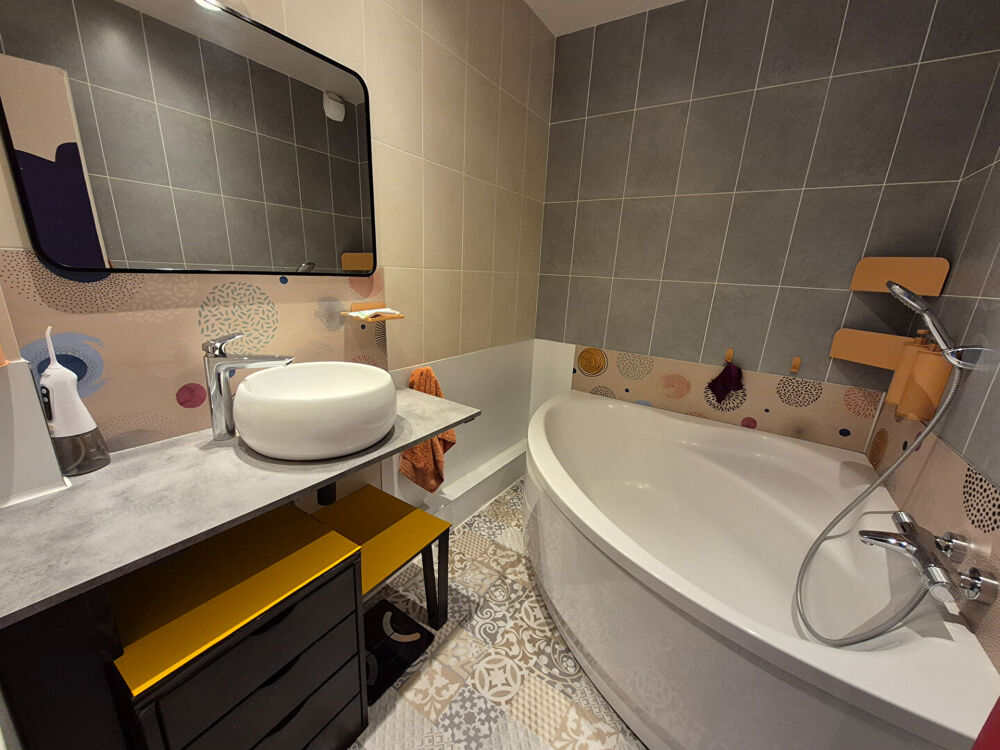 Vente Appartement Lille Vauban - Maréchal Leclerc T3 traversant en parfait état Lille