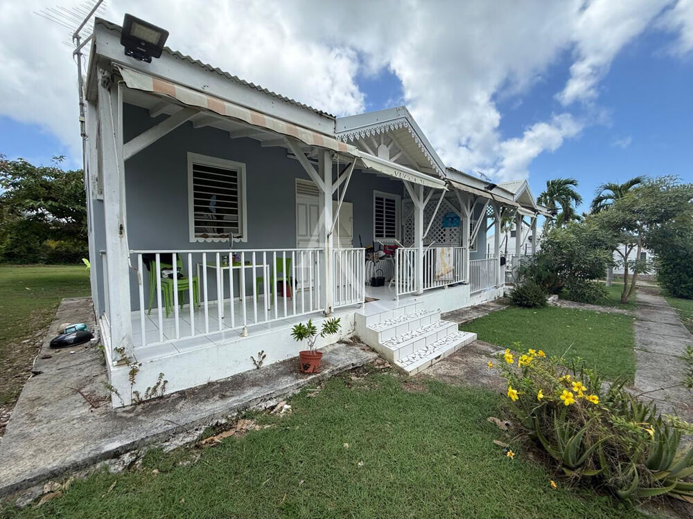 Ensemble immobilier aux multiples possibilités ? Saint-François (Anse-à-la-Barque)