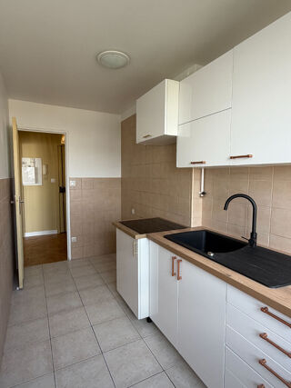  Appartement à louer 3 pièces 72 m²