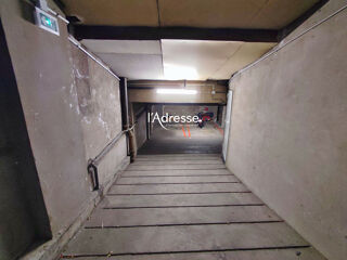  Parking / Garage à vendre  Paris