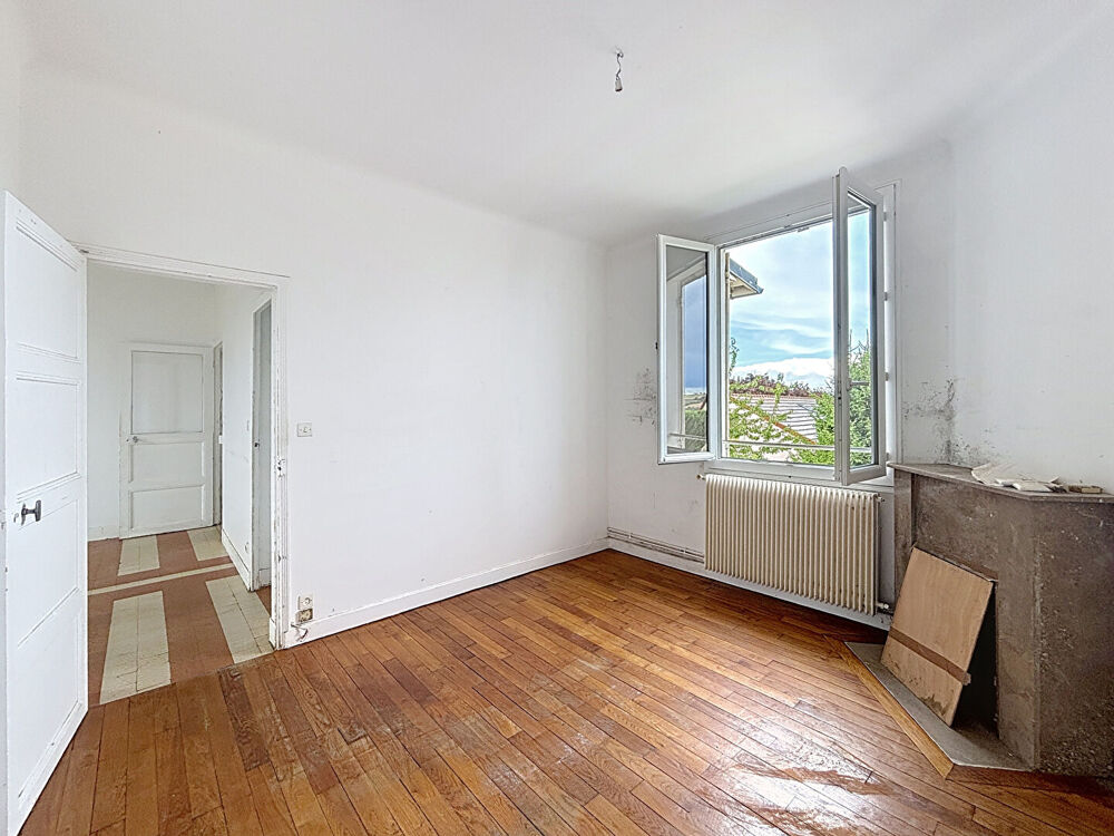 Vente Appartement APPARTEMENT LUMINEUX AU 2ÈME ET DERNIER ÉTAGE PROCHE CENTRE-VILLE & ZONE DES CLAIRIONS POTENTIEL À SAISIR! Auxerre