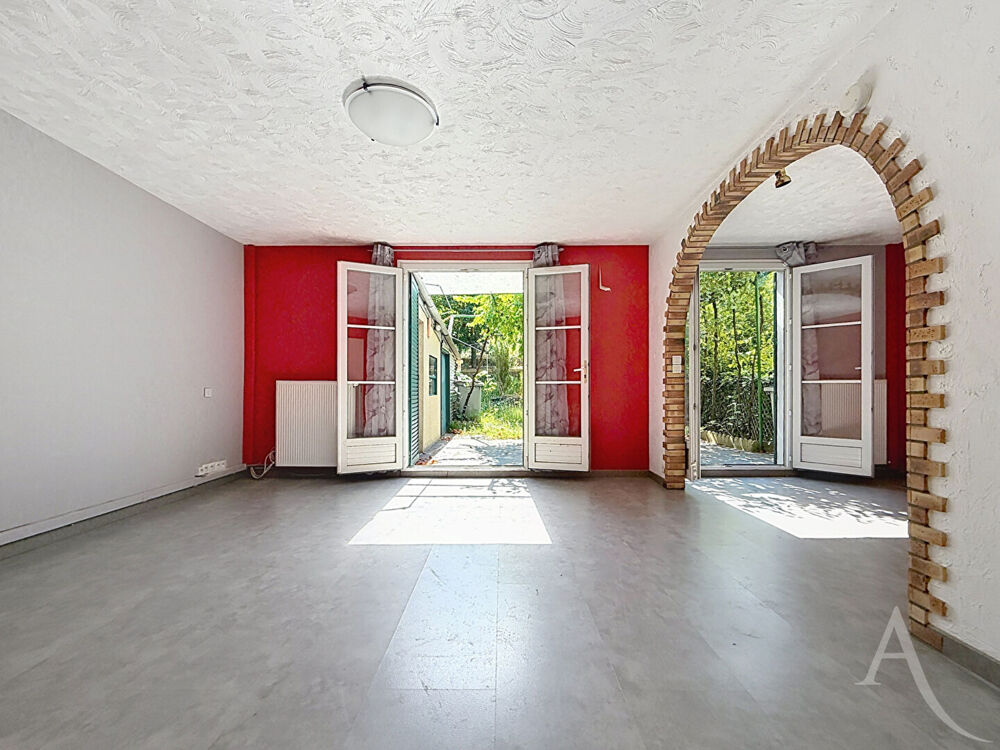 Maison Mantes La Ville 5 pièces 102 m2 - 3 Chambres -jardin - garage