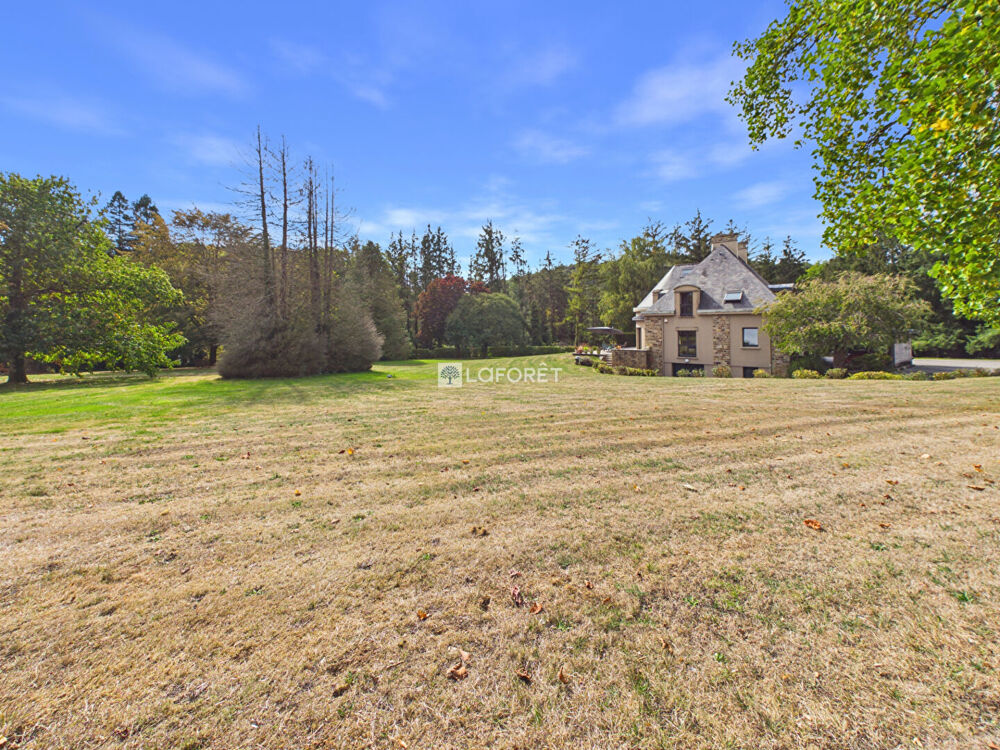Maison CHATEAULIN 10 Pièces 253.77 m²
