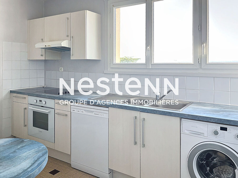 Appartement 2 Pièces en dernier étage avec Terrasse Cave et Parking - 69500 BRON