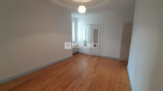  Appartement à louer 5 pièces 112 m²