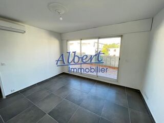  Appartement à louer 5 pièces 100 m²