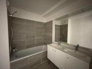  Appartement à louer 3 pièces 68 m²