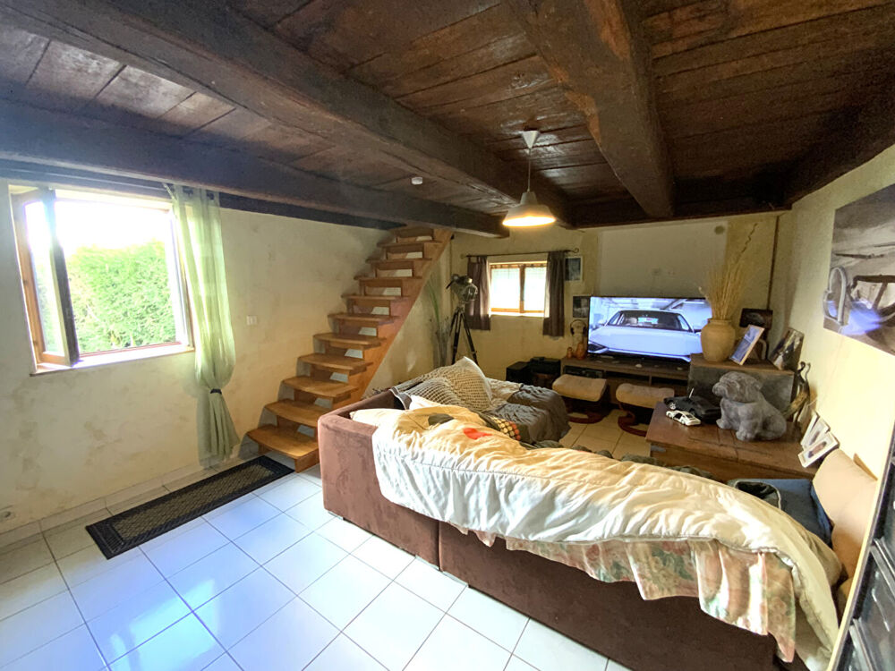 Vente Maison AUXY - Maison de village de 139 m² hab. (3 chambres) avec double garage et dépendance. Auxy