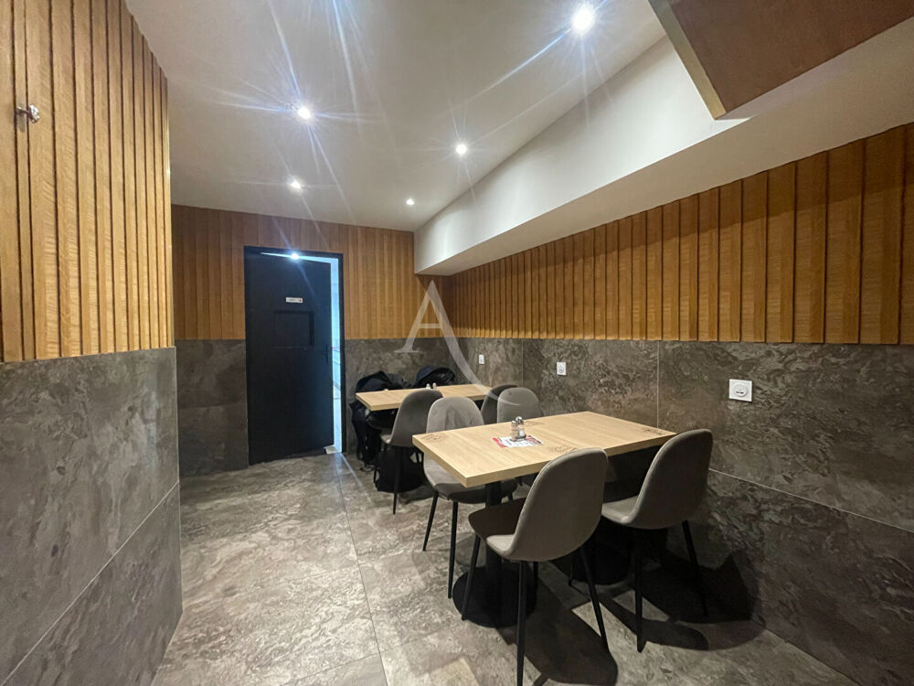   Local commercial avec licence IV 
