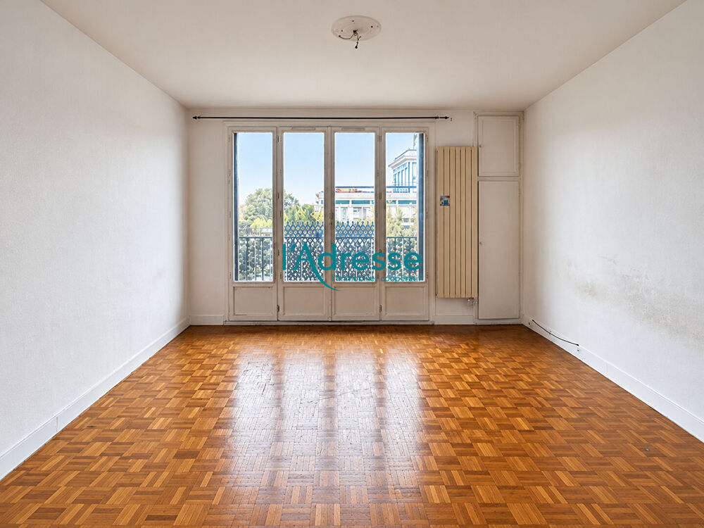 Vente Appartement 2 pièces avec balcon, cave et vue dégagée - Rueil-Malmaison Rueil malmaison