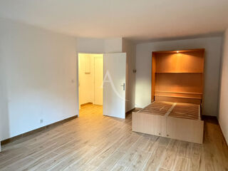  Appartement à louer 1 pièce 35 m²