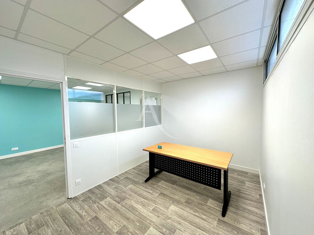   Local professionnel 195 m² Saint-Gilles-Croix-De-Vie COEUR DE VILLE Saint gilles croix de vie