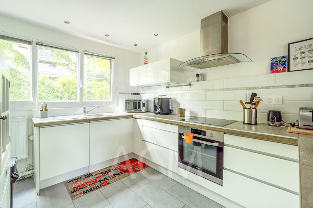 Vente Appartement Appartement 4 pièces à vendre à Le Mesnil Le Roi - Réf 851 Le mesnil le roi