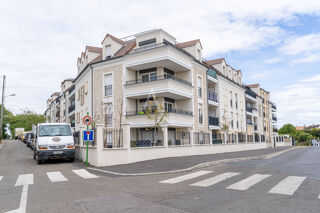  Appartement à louer 4 pièces 90 m²