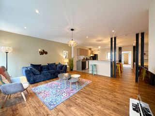  Appartement à louer 4 pièces 110 m²