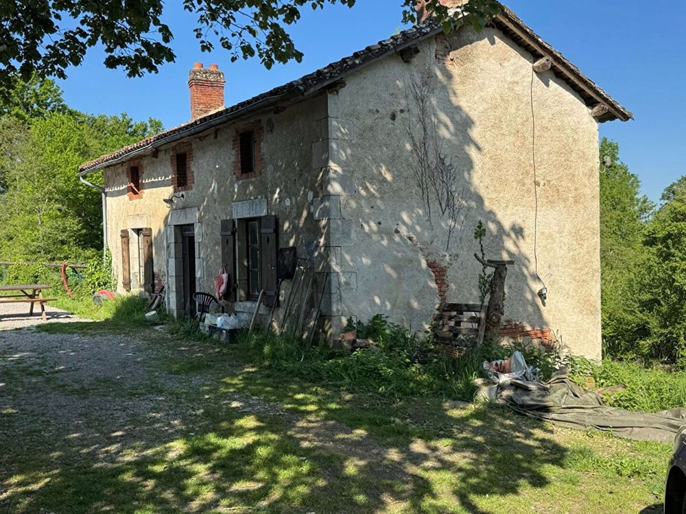 Vente Maison HAUTE VIENNE - Proche NEXON Superbe propriété avec un lac à carpes de 2,3 hectares. Nexon