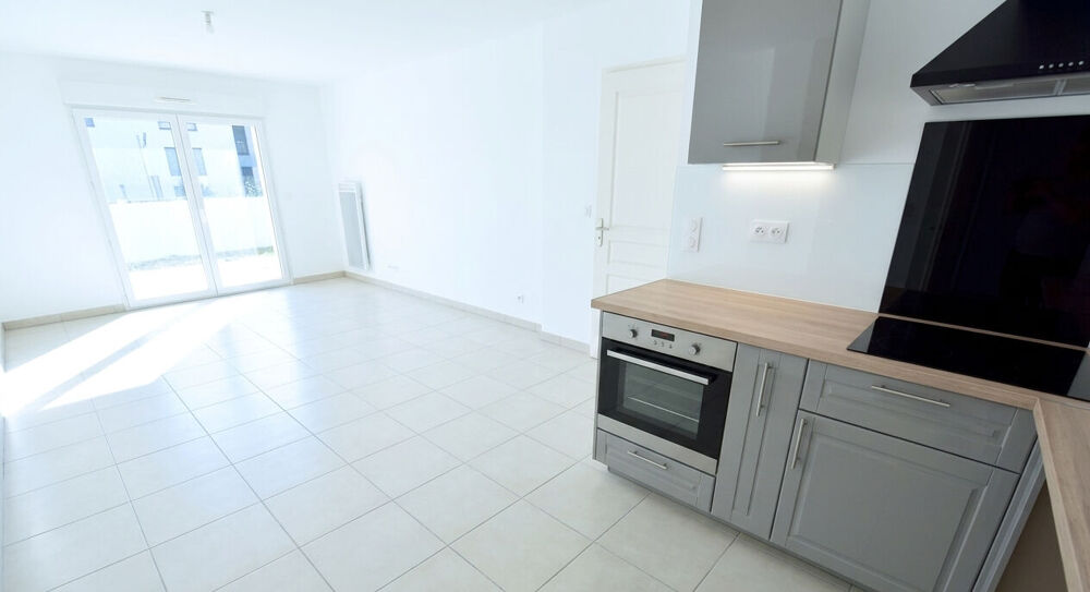 A vendre, Saint Raphaël, appartement deux pièces avec piscine dans une résidence récente