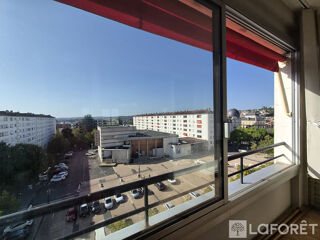  Appartement à louer 3 pièces 76 m²