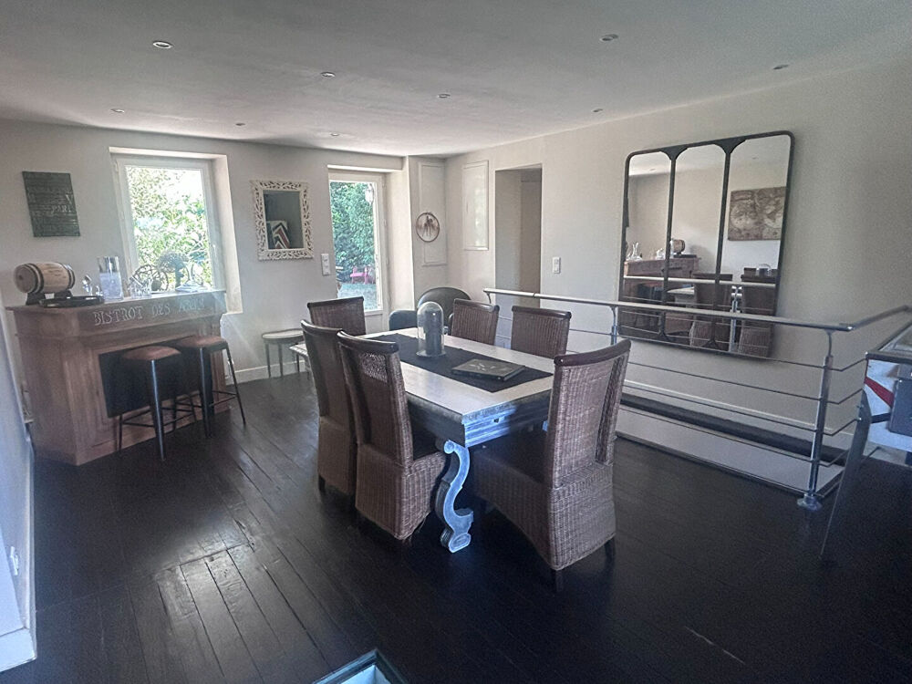 Vente Maison Maison Prignac Et Marcamps 9 pièce(s) 200 m2 Prignac et marcamps