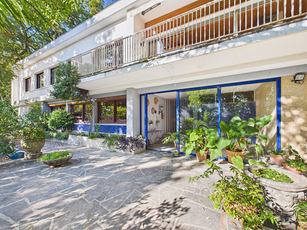 MAISON D'ARCHITECTE 300m² sur PARCELLE 27000m² MONTELIMAR 26200