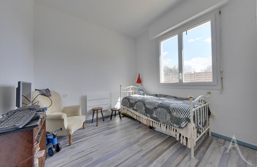 MAGESCQ. Maison de caractère 257 m² .Terrain 1 565 m²