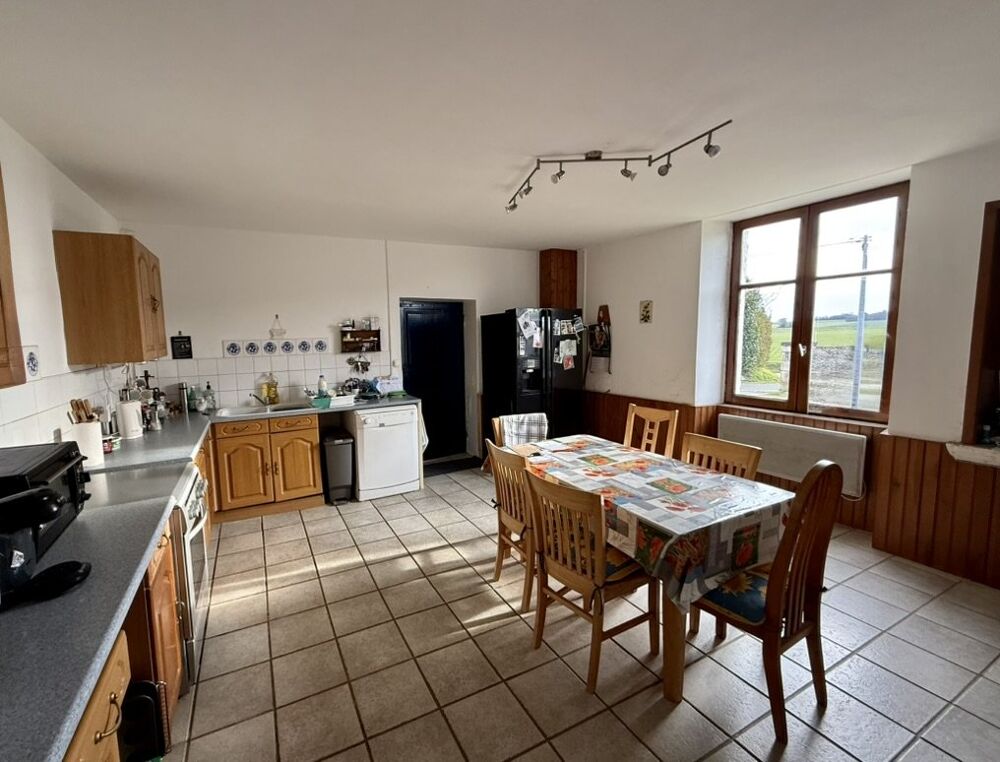 Maison de village de 3 chambres avec une deuxième maison à rénover