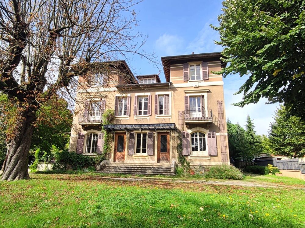 Maison 10 pièces 328 m² · à Ecully · 328 m² · 1 350 000 €
