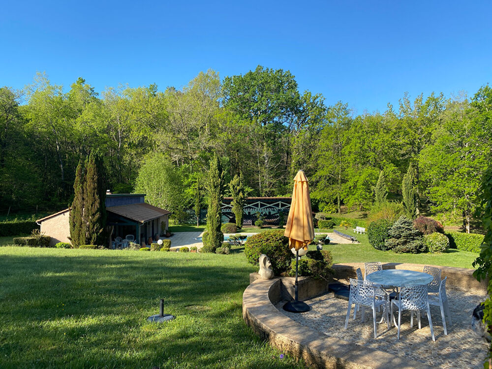 Vente Maison 20min N-E  PERIGUEUX, PROPRIETE sur 4 HECTARES Perigueux
