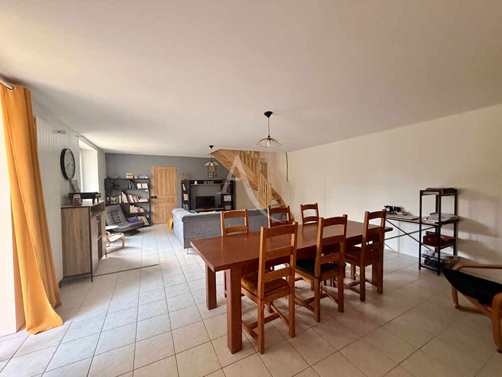 Vente Maison Maison en pierre sur 7 000 m² de terrain ? Un cadre privilégié à proximité de l'axe Nantes-Rennes Jans