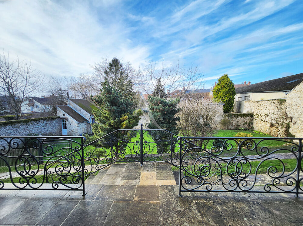 Maison Dourdan 8 pièces de 260 m2 habitable ! Cadre historique !