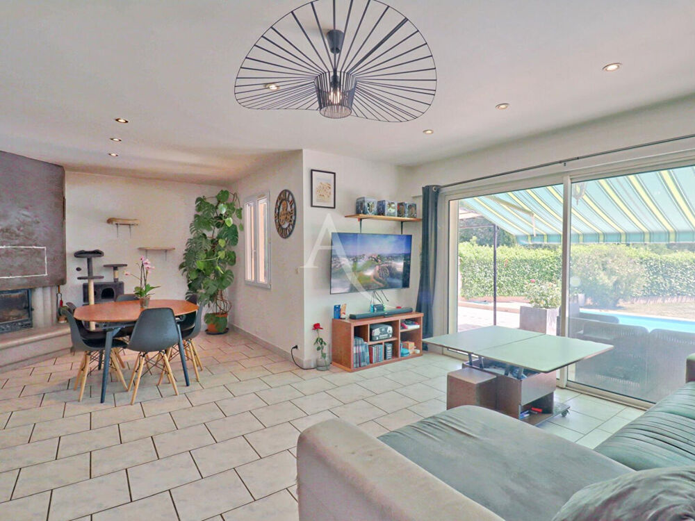 VILLA LUMINEUSE DE PLAIN PIED PISCINE SAINTE TULLE 4 CHAMBRES DE 121.73 m2 AU CALME ABSOLU