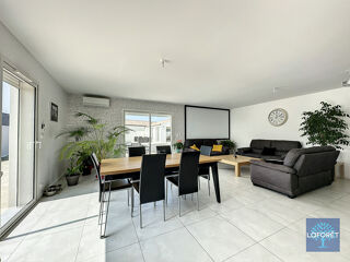  Maison � vendre 5 pi�ces 205 m�