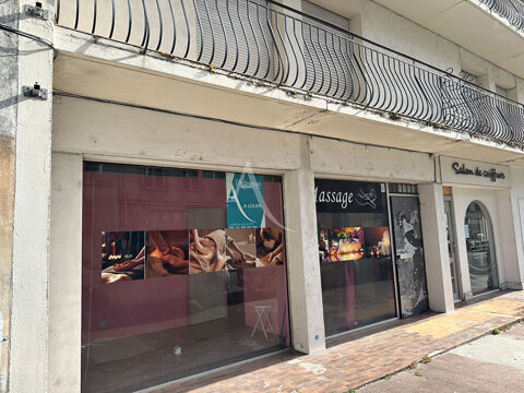   Local commercial Rochefort 1 pièce(s) 45.25 m2 