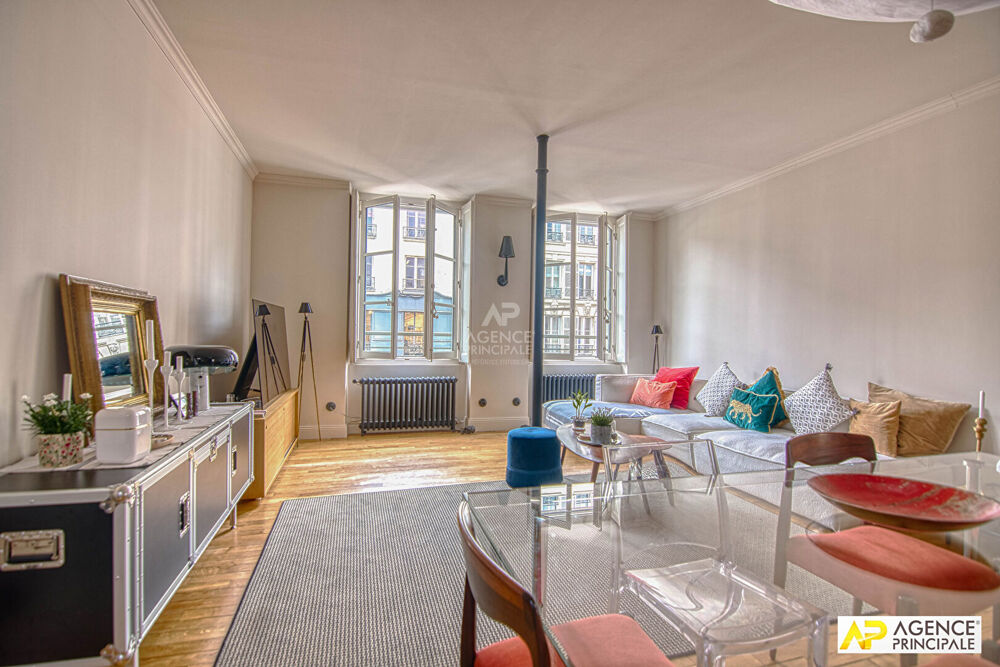 Vente Appartement Versailles, Notre-Dame, appartement 5 pièces 105 m² carrez  situé au premier étage d'un immeuble ancien Versailles