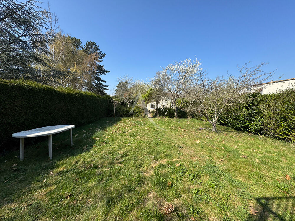 Vente Maison Maison  4 pièces de 70.36 m2 au  Mesnil Saint Denis Le mesnil saint denis