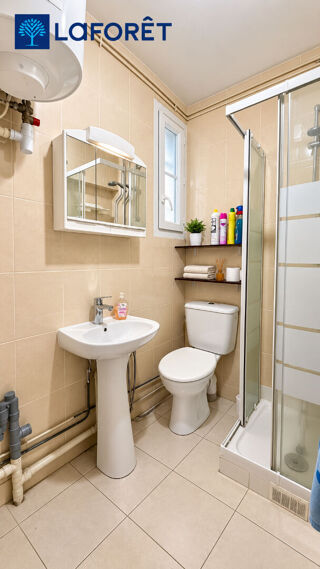 Vente Appartement Appartement 2 pièces 24 m² à rénover Paris 20e, Belleville Métro Ménilmontant. Paris 20