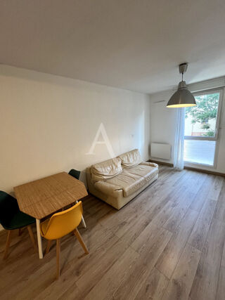  Appartement à louer 2 pièces 35 m²