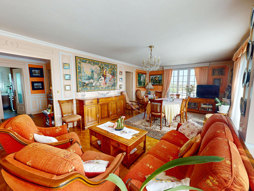 VILLEMOMBLE, QUARTIER DE L'ÉGLISE, APPARTEMENT FAMILIAL AVEC TERRASSE ROOFTOP, BALCON FILANT, BOX ET VUE DÉGAGÉE, 93.8 m2