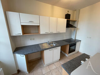  Appartement à louer 4 pièces 64 m²