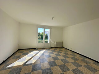  Appartement à louer 4 pièces 84 m²