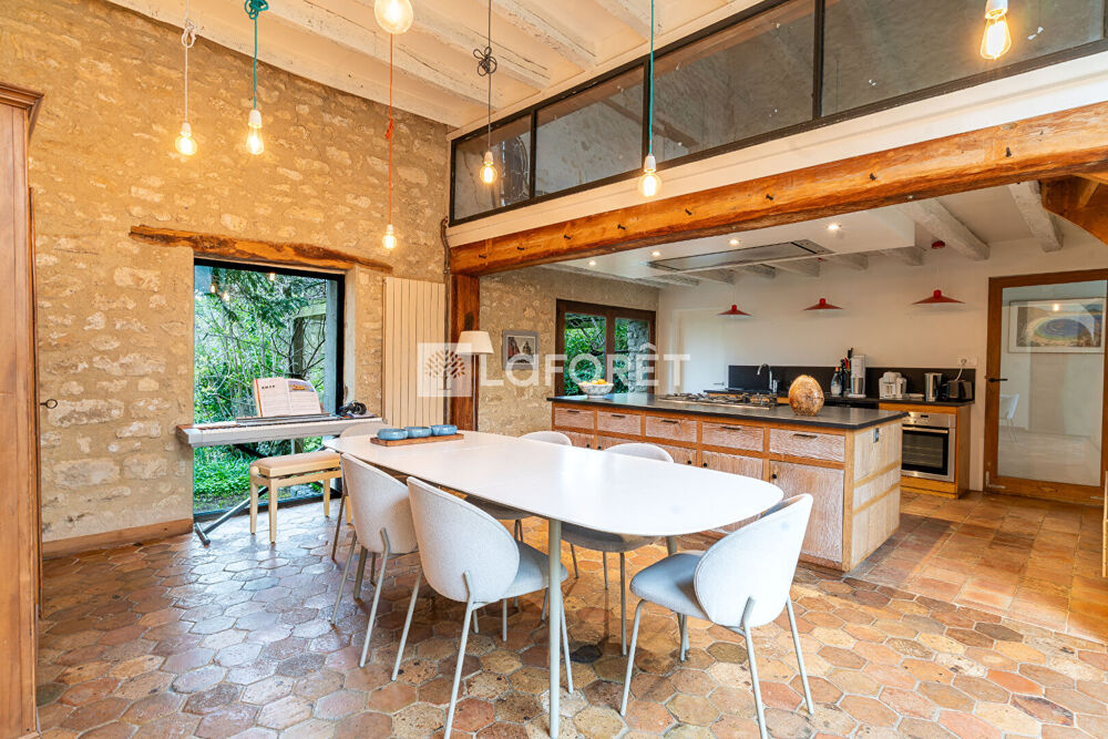 Bâtisse de caractère 7 pièce(s) 231,59 m2