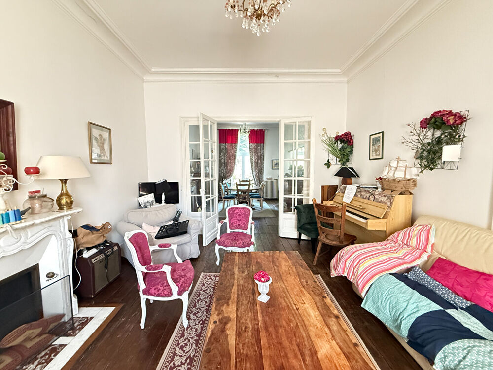 Maison de ville avec magnifique jardin Périgueux 188 m2
