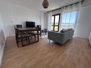  Appartement à louer 4 pièces 81 m²