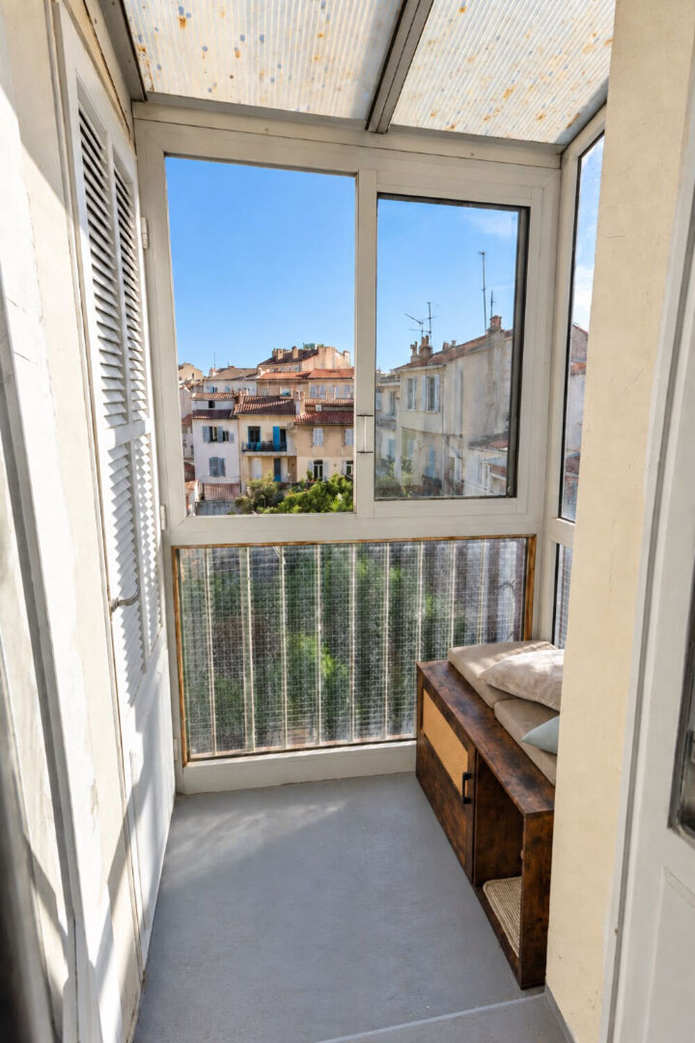 Vente Appartement RUE AUGUSTE BLANQUI - STUDIO - LUMINOSITE, COEUR D'ILOT Marseille 6