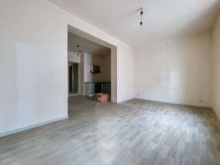  Immeuble à vendre 12 pièces 177 m²