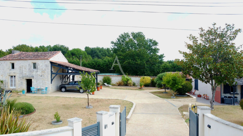 Vente Maison Ensemble immobilier composé de deux maisons sur terrain clos. Grandjean