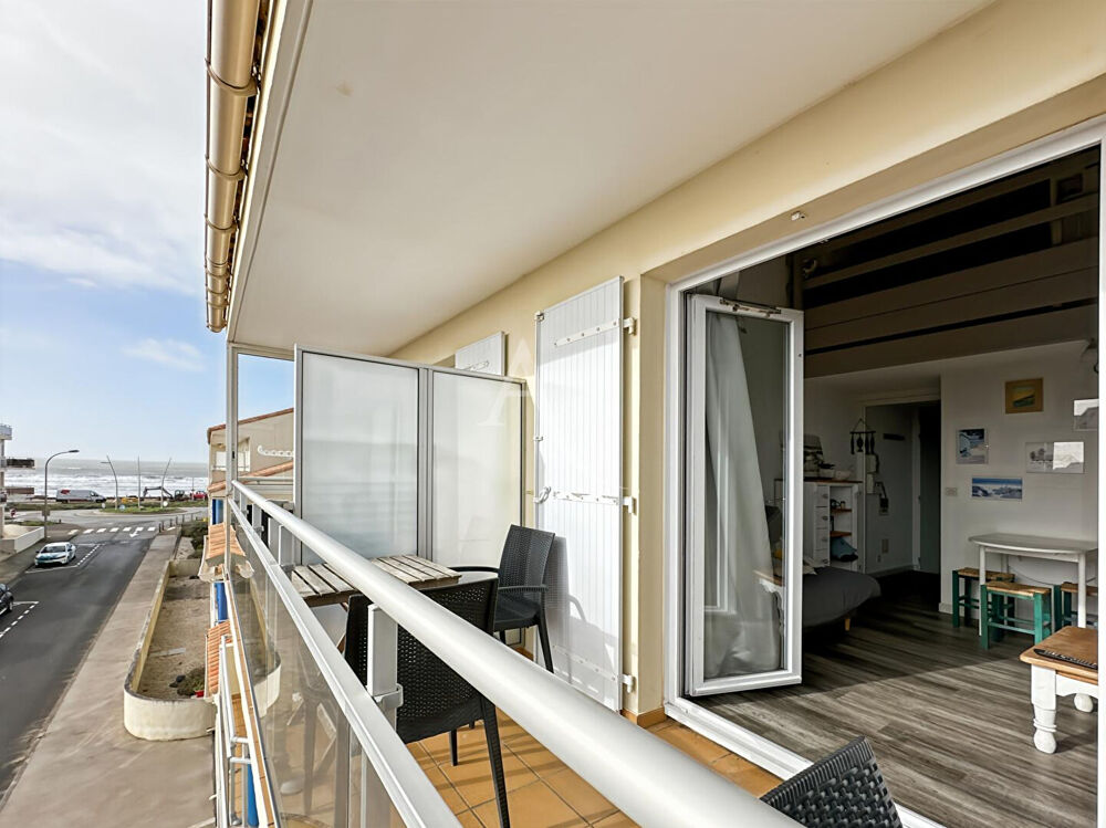 Studio mezzanine rénové - vue latérale sur l'océan