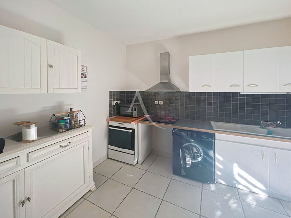 Location Appartement A LOUER VAUVERT T3 AVEC PATIO Vauvert