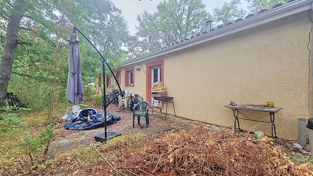 Maison avec jardin vendue louée, avec travaux à prévoir